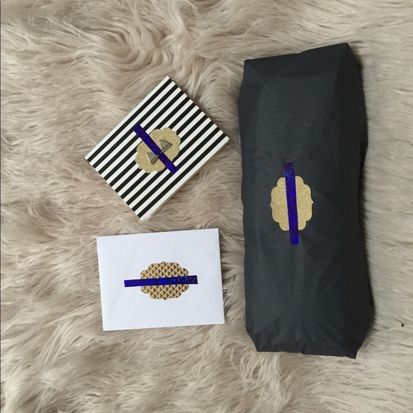 Accessories - Picture 8 of 8